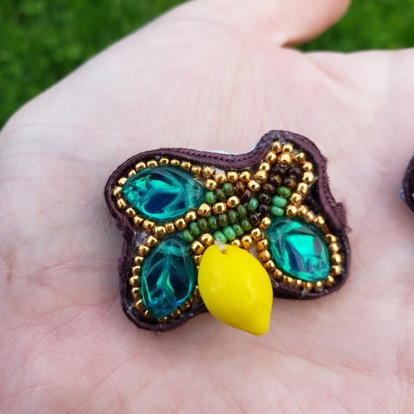 Hand-Embroidered, Handmade Wisp Hair Clips - Picture 9 of 12